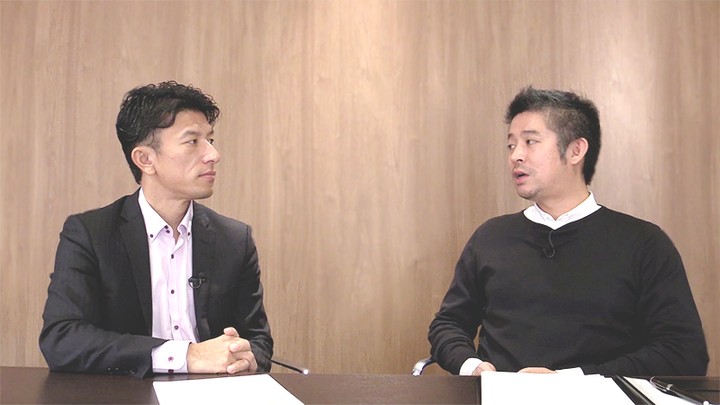 税理士コンシェルジュの担当者が税理士と面談している様子