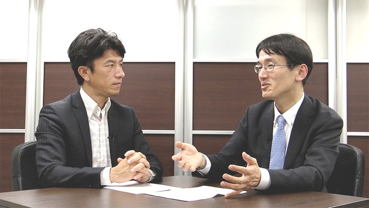 税理士コンシェルジュの担当者が税理士と面談している様子