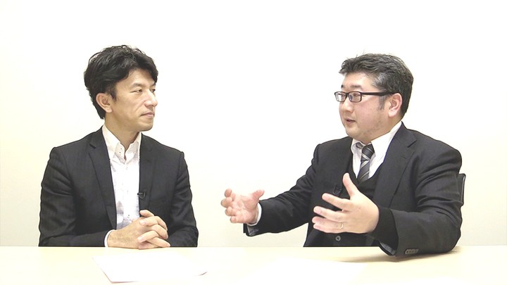 税理士コンシェルジュの担当者が税理士と面談している様子